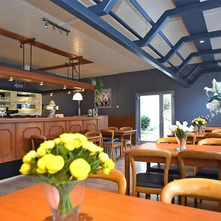Spacious On The Edge Of The Forest Holiday home *